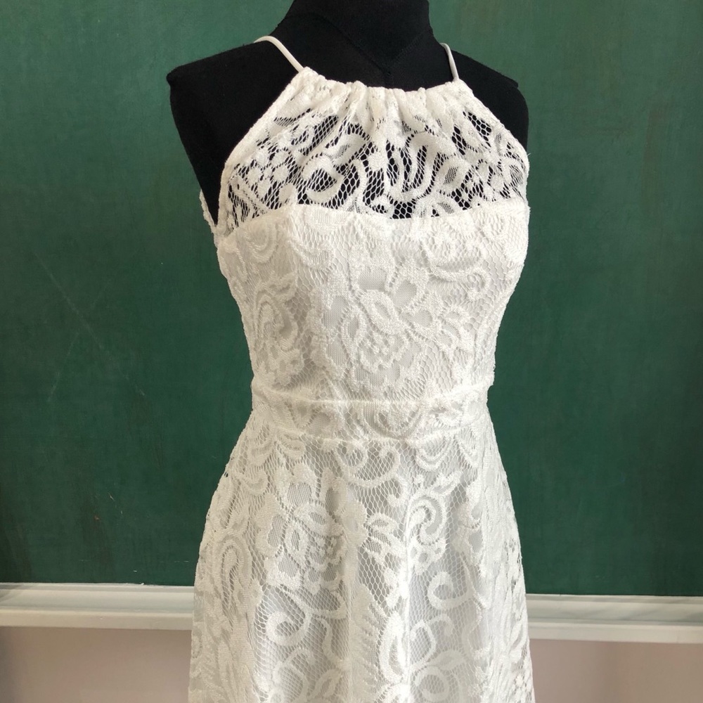 Short stretch lace dress